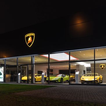 Mobile Event Catering | Corporate Catering | Pizza Catering | MozzarellaNation | Lamborghini