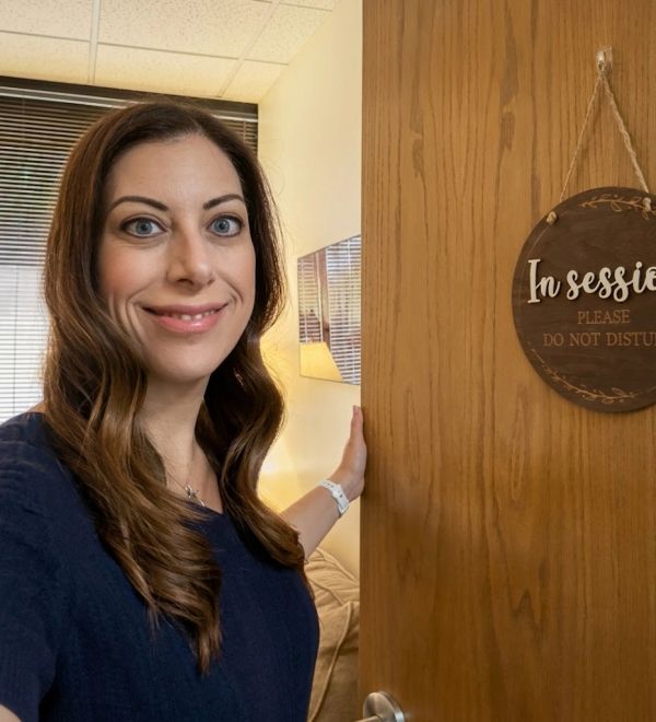 Rise and Renew Wellness offers in office therapy in Glendale, AZ in the West Valley near Arrowhead T