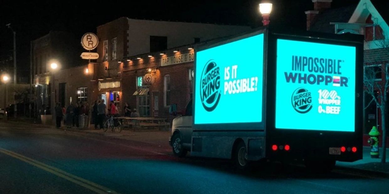 circuito de midia DOOH em paineis de led checkin  embarque ,desembarque  aeroporto de brasilia