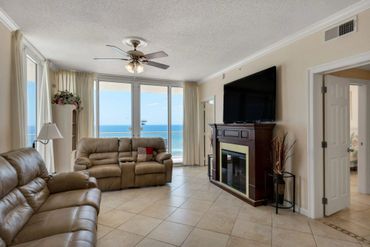 The Pearl 801 livingroom