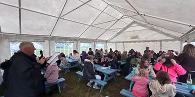 Image of a fun Quiz Night at Campmates