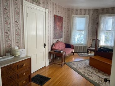 The Guilford Bed & Breakfast - Rose Room