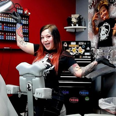 Ashh (Ashh.Tatts), custom tattoo artist