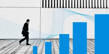 Consultant walking along growth bars, symbolizing field-tested strategies, SageXP