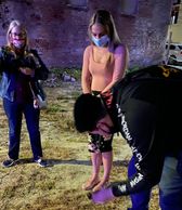 Ghost hunter on a ghost party haunted tour in Tampa Florida finds unmarked graves near cemetery 