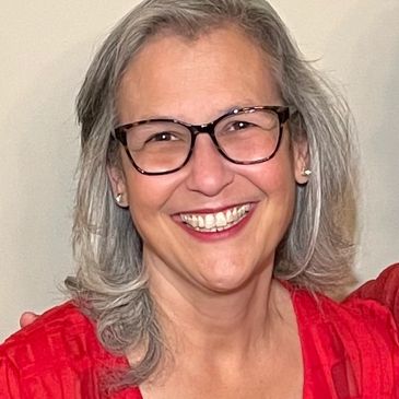 Headshot of Michelle Mitchell, our admin director at The Dance Fam & Rehab.