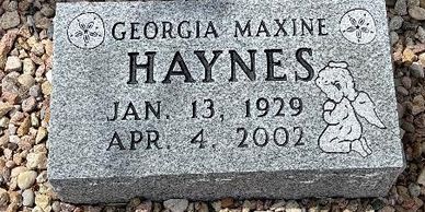 Gravestone for Georgia Maxine Haynes with birth and death dates.