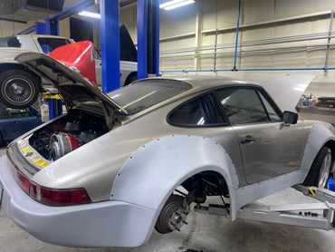 An interesting 1980 911SC 'outlaw' build w just completed 3.2 liter 'stroker' hot rod engine