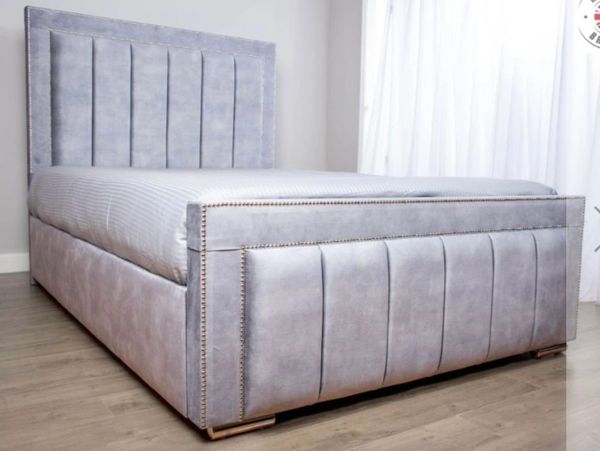 Velvet Beds
Available in all sizes