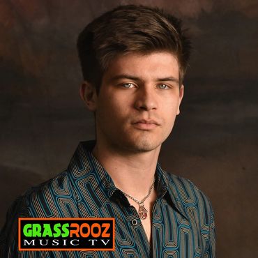 Ewan Hawkins-Presenter
Personable, eloquent, entertaining,funny and a natural in front of the camera