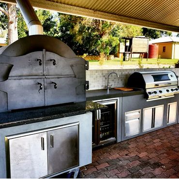 Big Mummy Supreme wood fired oven, ready for action!