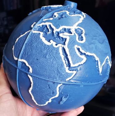 Final globe with high-contrast outlines for the continents.