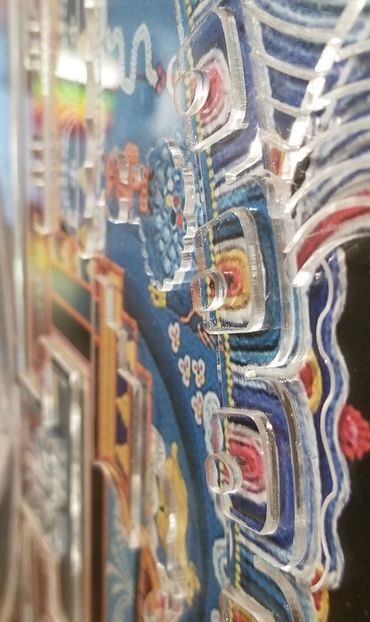 Close up detail of the clear layers.