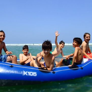 diversão garantida na praia grande, com inúmeras actividades aquáticas