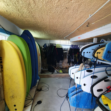 Surf and bodyboard rentals
Alugueres de surf e bodyboard