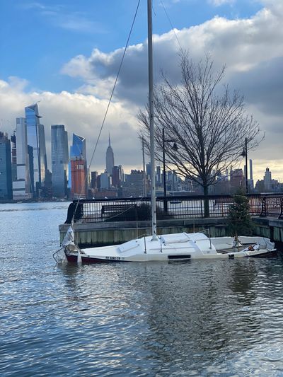 photo sunken boat Hudson River Jersey side