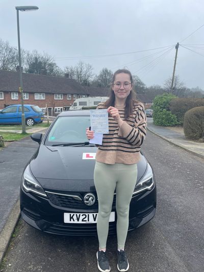 Maddy passed on her driving Test on the 20.02.24 in Guilford with only 2 minors. Congrats, girl!
