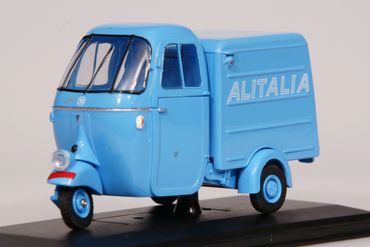 Piaggio APE CS Furgone Alitalia Hachette ApeCol 025 1:32