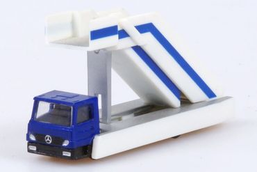 Herpa Self Propelled Passger Air Stairs Herpa 551793 Blue