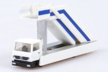 Herpa Self Propelled Passger Air Stairs Herpa 551793 White