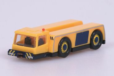 Kamag Tow Bear Yellow Herpa Scenix 200 550796