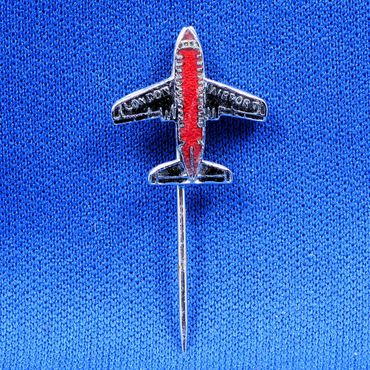 LAP Pin Badge Comet Red Black