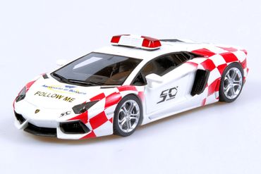 Lamborghini Aventador LP700-4 Bolgona Airport Follow Me Look Smart