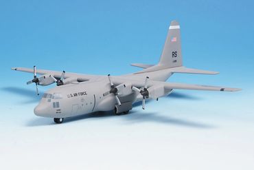Lockheed C-130 Hercules USAF 64-499 Herpa 200