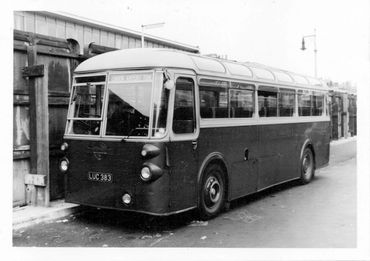 London Airport Bus RFW 8 LUC383