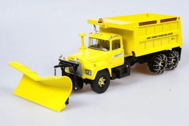 Mack R Model Dump Truck ith Plow John F Kennedy Airport 1st Gear 18-2630 519/720