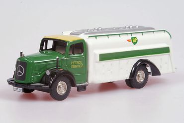 Mercedes Benz L6600 Tankwagen BP Petrol Service BUB 06943