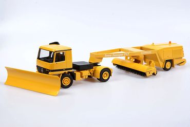 Mercedes Benz P17 Snow Sweeper Conrad 4069