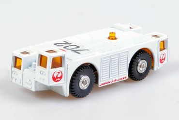 Mitsubishi Towing Tractor JAL Tomica 95 1:119