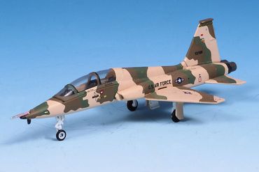 Northrop T-38 Talon USAF 64-13168 Hogan Wings