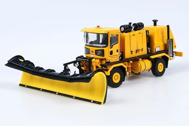 Oshkosh H-Series Airport Vehicle with Snow Plough TWH 072-0155