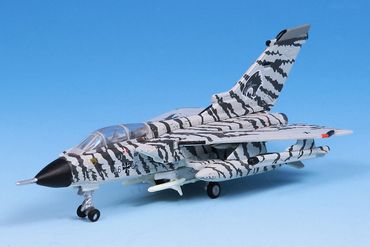 Panavia Tornado ECR Luftwaffe 46+45 Herpa 200