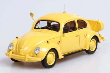 VW Beetle Berlin Airport Follow Me Autocult 12007