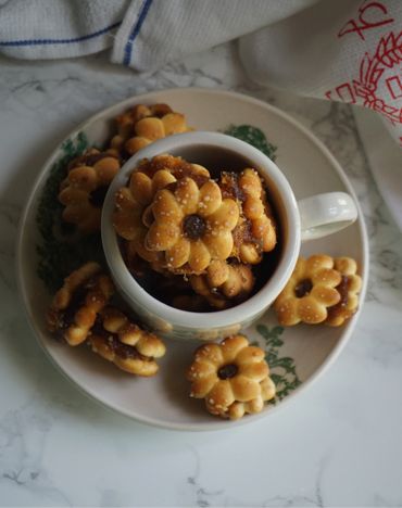 Pineapple Jam biscuit