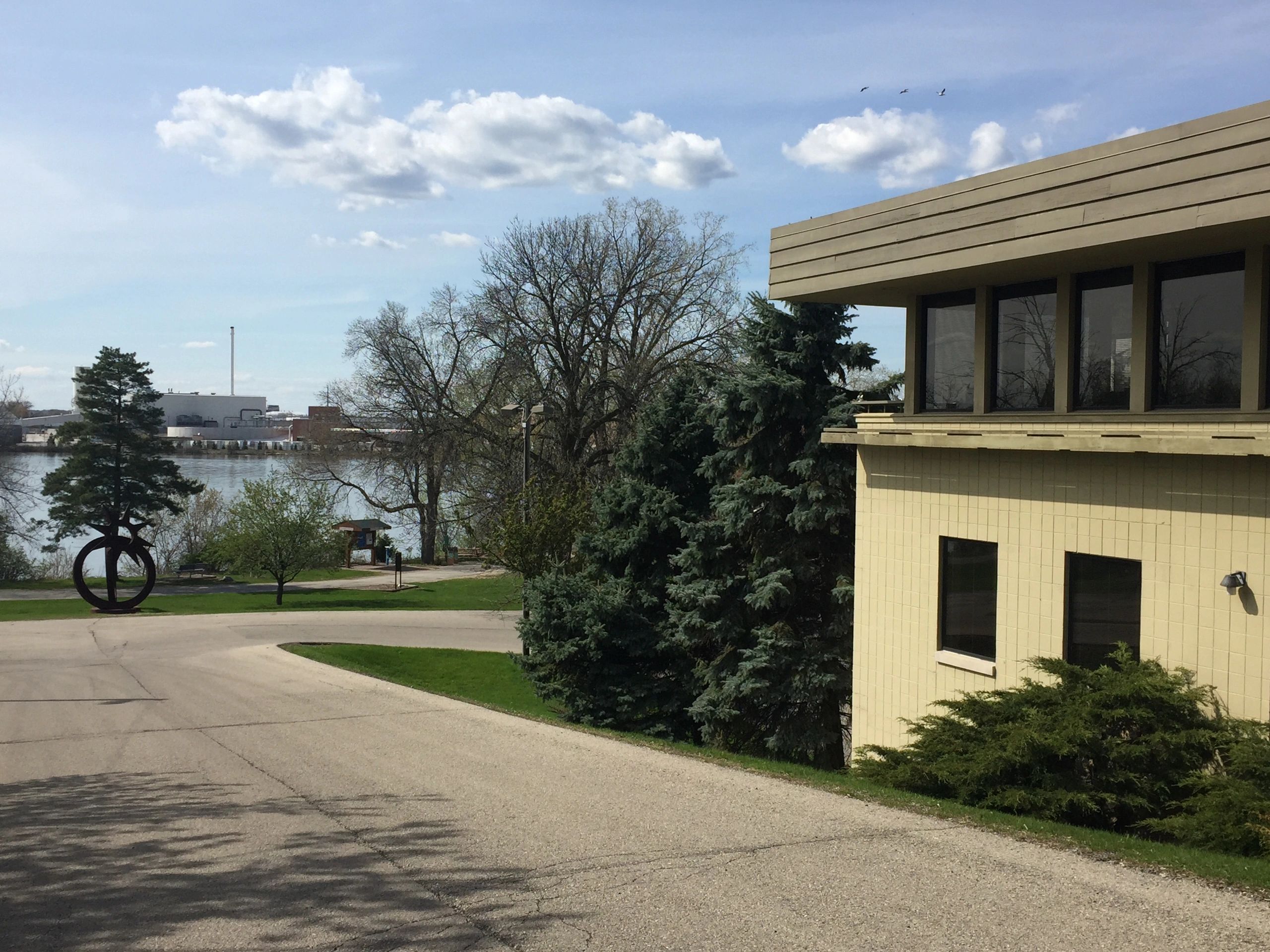 office-rental-space-in-green-bay-allouez-business-center