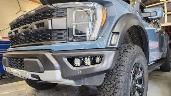 High Performance LED Lighting on this Ford Raptor