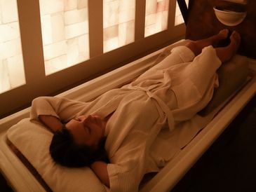 salt wellness spa, salt spa surrey, salt therapy near me, salt therapy, breathe wellness, salt bed