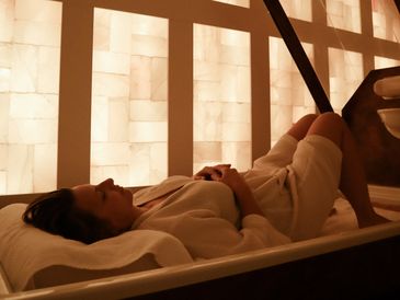 salt wellness spa, salt spa surrey, salt therapy near me, salt therapy, breathe wellness, salt bed