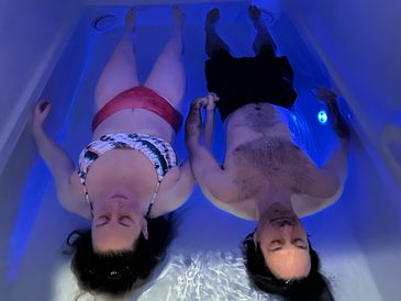 couple float, epsom salt water tank, float spa surrey, salt spa, float therapy, float near me