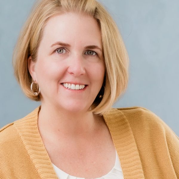 Certified professional life coach (ACC-ICF) doctor Tracy Davis, ELI-MP from Tucson Arizona.