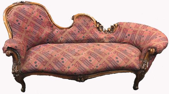 Woolnough Upholsterers in Wickford Essex were asked to re-upholsterer this Chaise Longue in fabric.