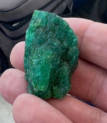 A close up of the 135-carats emerald recovered from the 1715 Treasure Fleet.