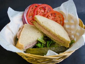 Liverwurst Sandwich, choice of bread, lettuce, tomato, onions and pickles
