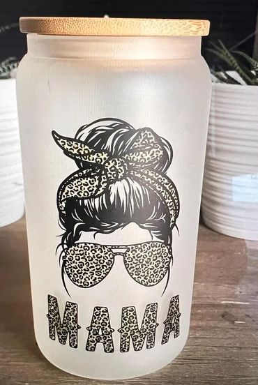Frosted glass tumbler with bamboo lid featuring a stylish “Mama” design
