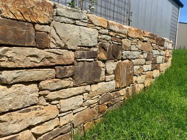 Adelaide Hills Sandstone hidden mortar retaining wall.
