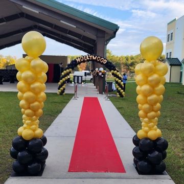 Oscar Balloon Sculpture